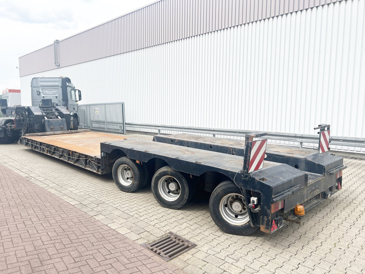 Nooteboom Euro-54-03 Euro-54-03, Schwanenhals abfahrbar, Hydr. Zwangsgelenkt - Niska poluprikolica za prevoz: slika 4 Nooteboom Euro-54-03 Euro-54-03, Schwanenhals abfahrbar, Hydr. Zwangsgelenkt - Niska poluprikolica za prevoz: slika 4