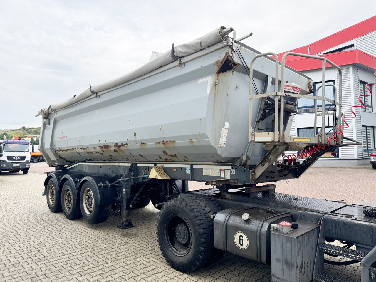 Schwarzmüller K-Serie Kippauflieger K-Serie Kippauflieger, Stahlmulde ca. 27m³, Liftachse - Poluprikolica: slika 1 Schwarzmüller K-Serie Kippauflieger K-Serie Kippauflieger, Stahlmulde ca. 27m³, Liftachse - Poluprikolica: slika 1