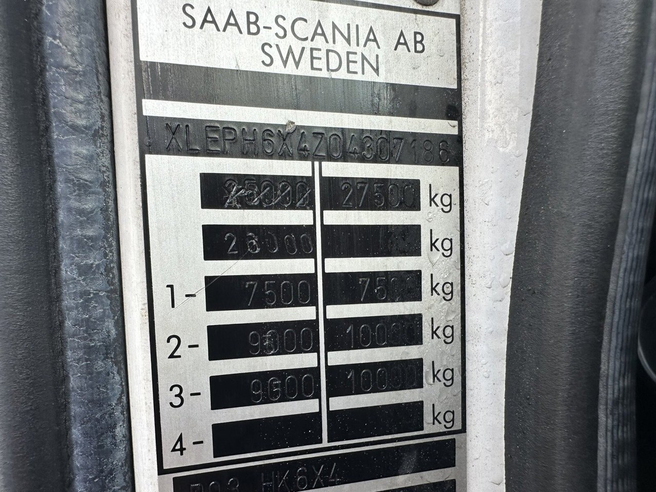 Scania P93 HK 250 6x4L P93 HK 250 6x4L - Kamion sa golom šasijom i zatvorenom kabinom: slika 3 Scania P93 HK 250 6x4L P93 HK 250 6x4L - Kamion sa golom šasijom i zatvorenom kabinom: slika 3