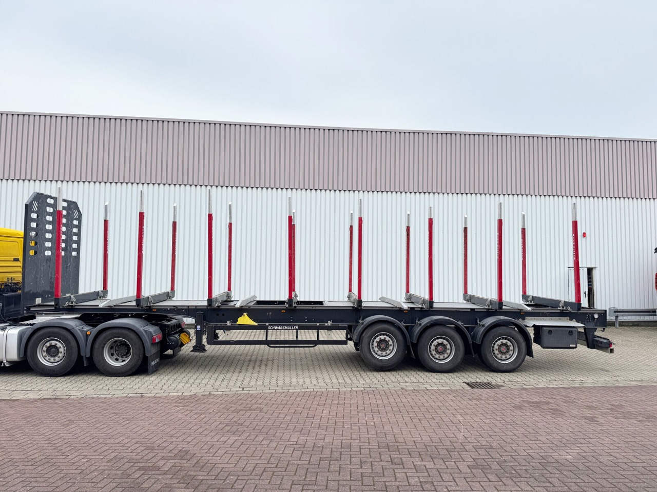 Schwarzmüller 3-Achs Holzauflieger 3-Achs Holzauflieger, Liftachse, MEHRFACH VORHANDEN! - Poluprikolica šticarka: slika 4 Schwarzmüller 3-Achs Holzauflieger 3-Achs Holzauflieger, Liftachse, MEHRFACH VORHANDEN! - Poluprikolica šticarka: slika 4