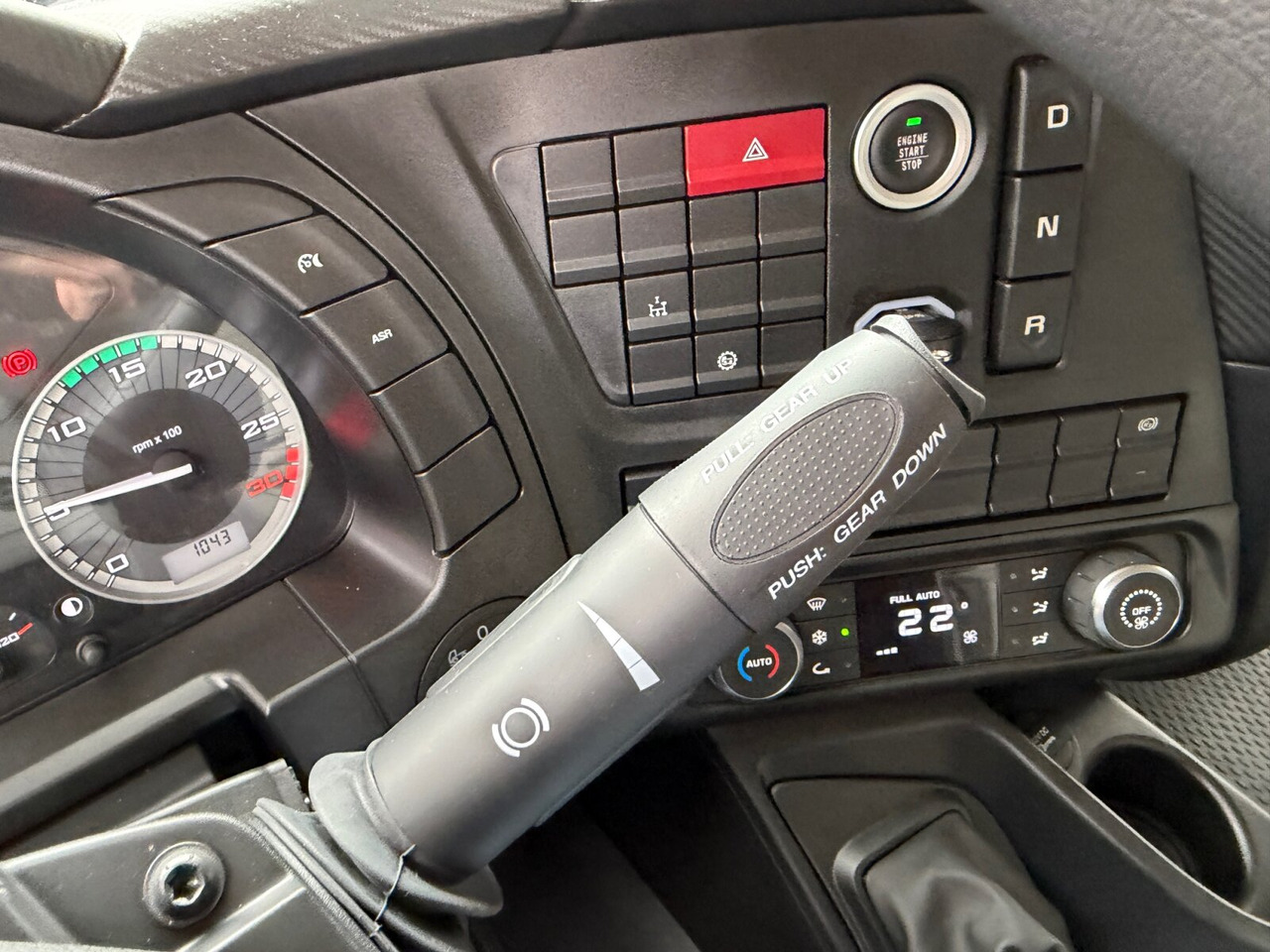 T-Way 360 6x6 T-Way 360 6x6, Nebenantrieb - Kamion sa golom šasijom i zatvorenom kabinom: slika 4 T-Way 360 6x6 T-Way 360 6x6, Nebenantrieb - Kamion sa golom šasijom i zatvorenom kabinom: slika 4