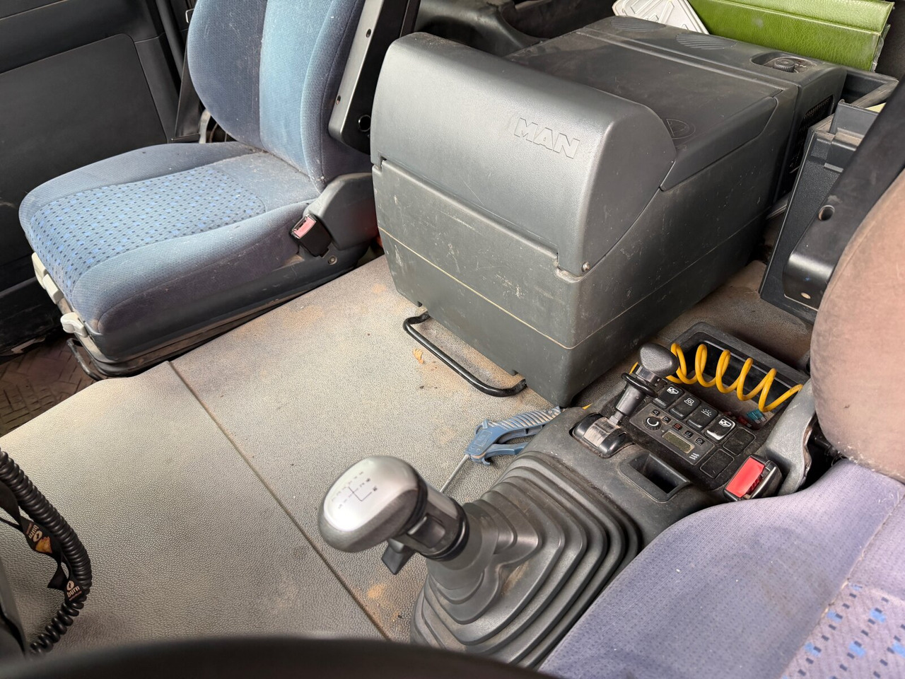 MAN TGA 18.440 4x4 BL TGA 18.440 4x4 BL, Hydraulik - Tegljač: slika 5 MAN TGA 18.440 4x4 BL TGA 18.440 4x4 BL, Hydraulik - Tegljač: slika 5