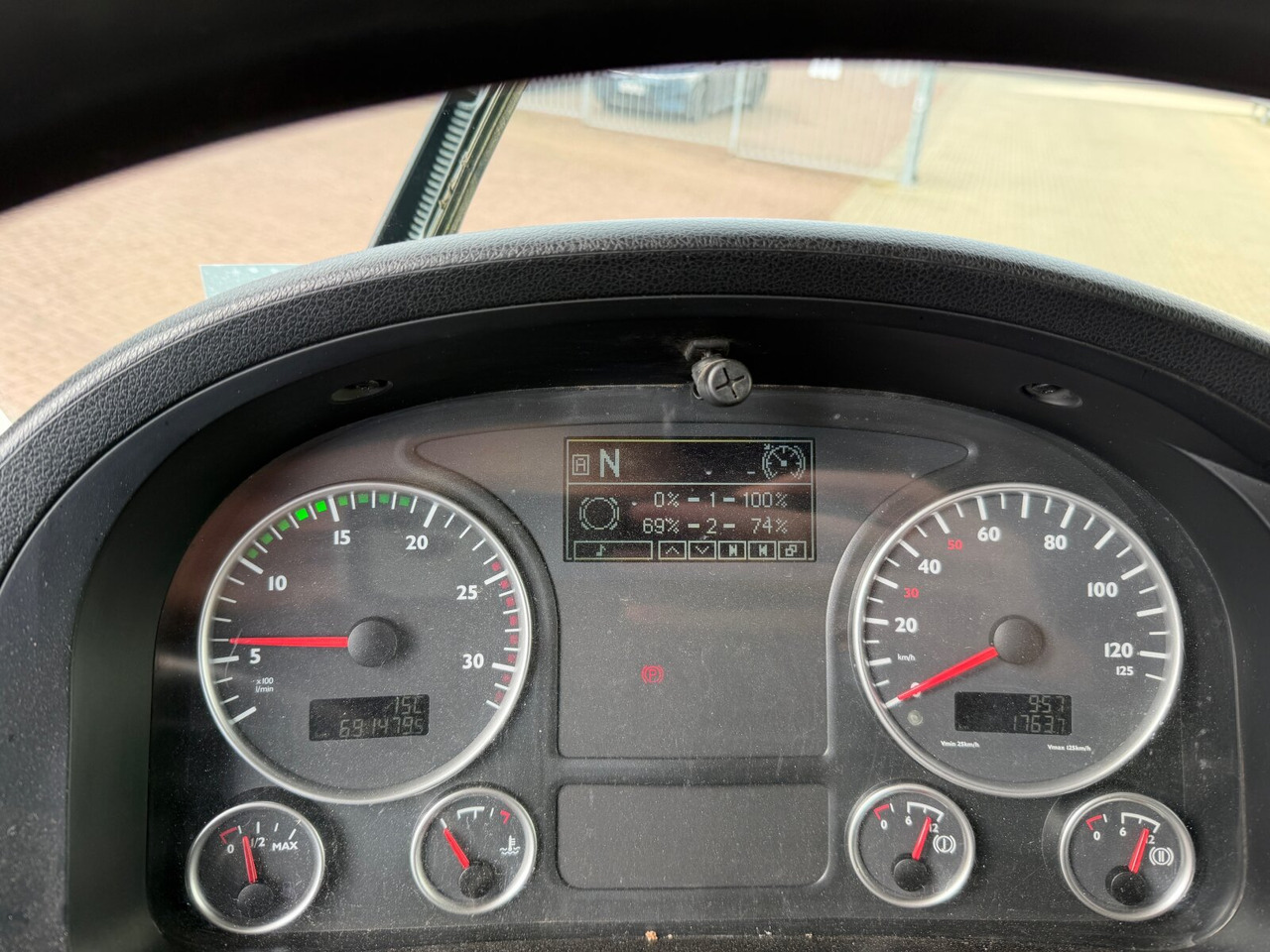 MAN TGS 18.440 4X2 LL TGS 18.440 4X2 LL, Intarder, Kipphydraulik - Tegljač: slika 2 MAN TGS 18.440 4X2 LL TGS 18.440 4X2 LL, Intarder, Kipphydraulik - Tegljač: slika 2