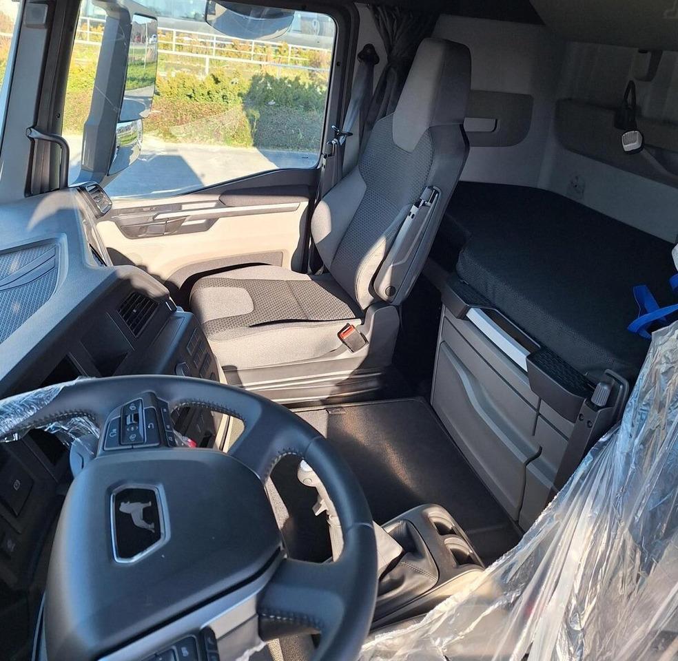 MAN TGS 33.520 6x4 BL SA TGS 33.520 6x4 BL SA, Retarder, LED, Navi, Nebenantrieb - Tegljač: slika 5 MAN TGS 33.520 6x4 BL SA TGS 33.520 6x4 BL SA, Retarder, LED, Navi, Nebenantrieb - Tegljač: slika 5