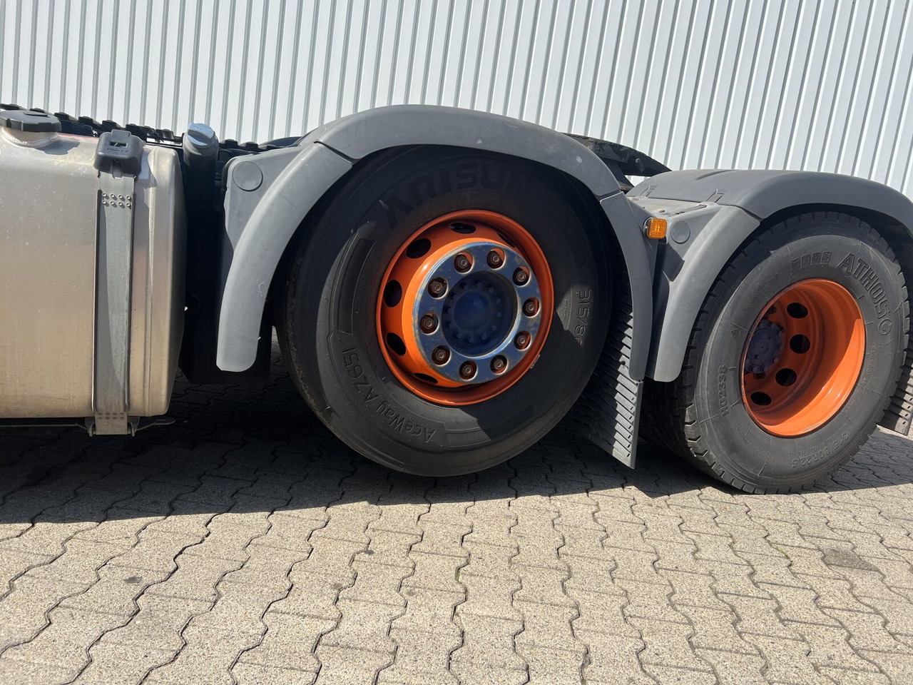 MAN TGX 26.500 6X2/4 BLS TGX 26.500 6X2/4 BLS, Intarder, Vorlauflenk-/lift, Standklima, XXL-Fahrerhaus - Tegljač: slika 3 MAN TGX 26.500 6X2/4 BLS TGX 26.500 6X2/4 BLS, Intarder, Vorlauflenk-/lift, Standklima, XXL-Fahrerhaus - Tegljač: slika 3