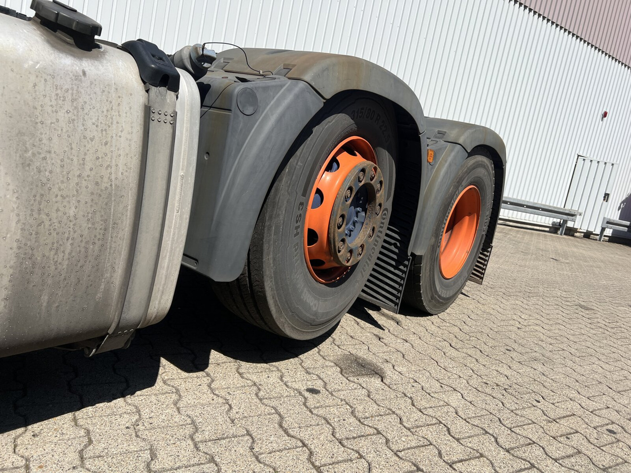 MAN TGX 26.500 6X2/4 BLS TGX 26.500 6X2/4 BLS, Intarder, Vorlauflenk-/lift, XXL-Fahrerhaus, 70t - Tegljač: slika 5 MAN TGX 26.500 6X2/4 BLS TGX 26.500 6X2/4 BLS, Intarder, Vorlauflenk-/lift, XXL-Fahrerhaus, 70t - Tegljač: slika 5