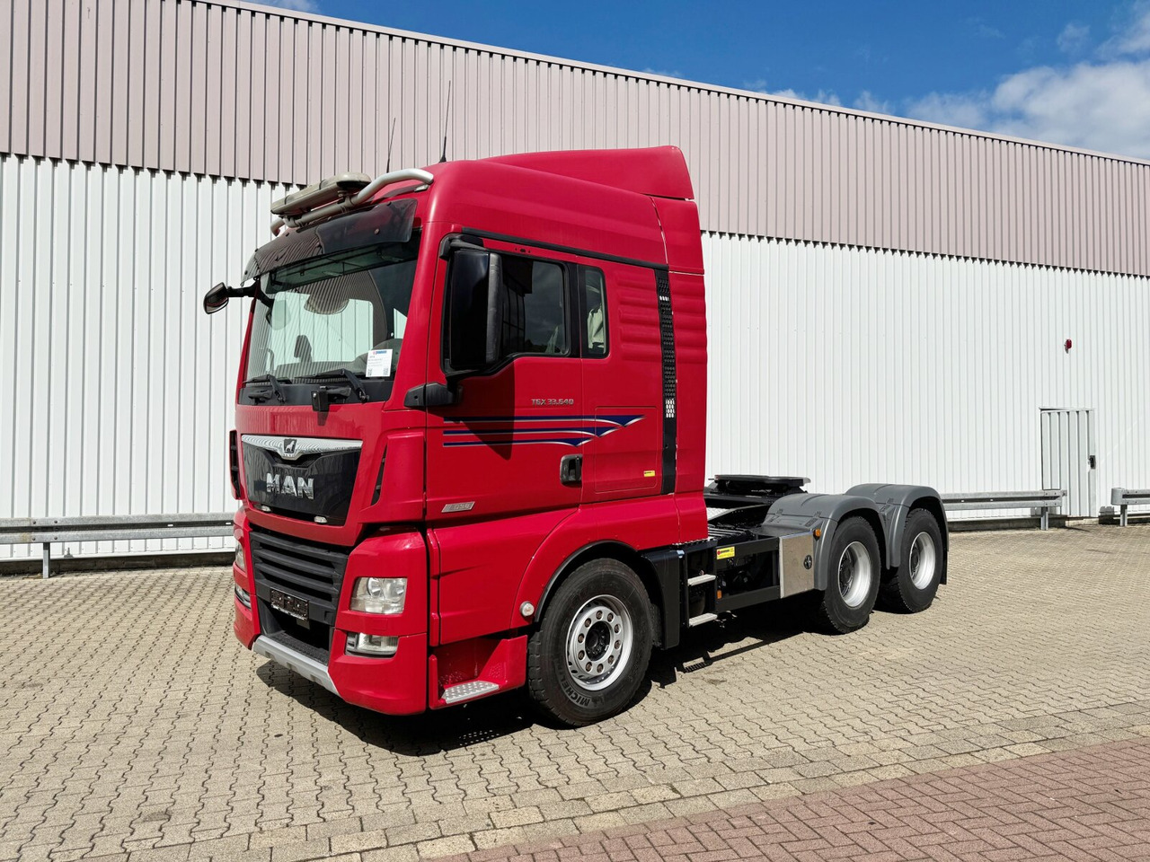 MAN TGX 33.640 6X4 BLS TGX 33.640 6X4 BLS, Retarder, Hydraulik, 70t - Tegljač: slika 1 MAN TGX 33.640 6X4 BLS TGX 33.640 6X4 BLS, Retarder, Hydraulik, 70t - Tegljač: slika 1
