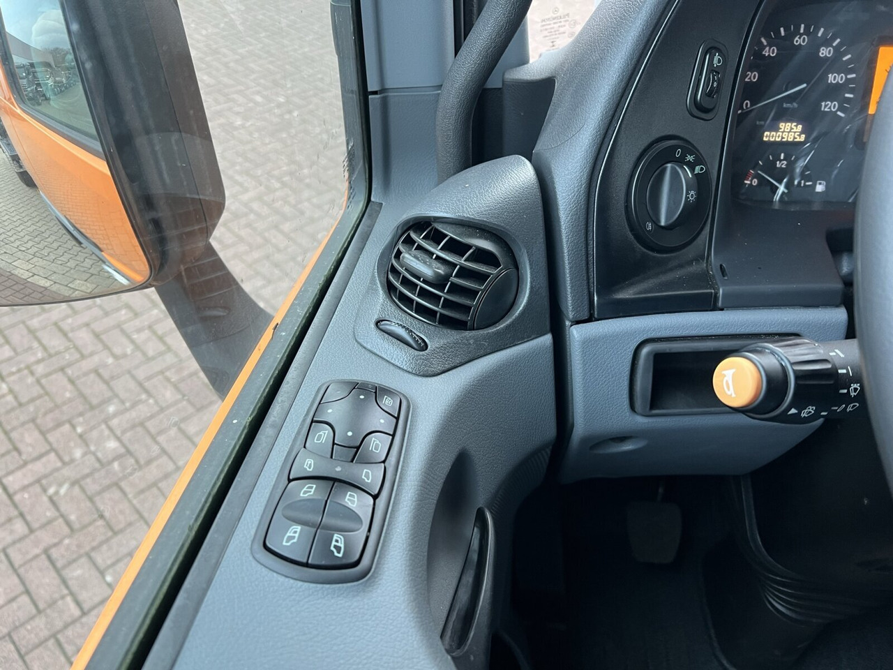 Mercedes-Benz Actros 2141 K 4x2 Actros 2141 K 4x2 - Tegljač: slika 5 Mercedes-Benz Actros 2141 K 4x2 Actros 2141 K 4x2 - Tegljač: slika 5