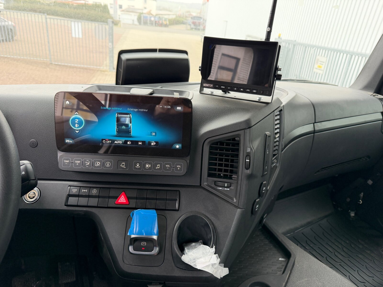 Mercedes-Benz Arocs 1840 K 4x2 Arocs 1840 K 4x2, MultimediaCockpit, 2x Nebenantrieb, NMV & Motorabtrieb - Tegljač: slika 5 Mercedes-Benz Arocs 1840 K 4x2 Arocs 1840 K 4x2, MultimediaCockpit, 2x Nebenantrieb, NMV & Motorabtrieb - Tegljač: slika 5