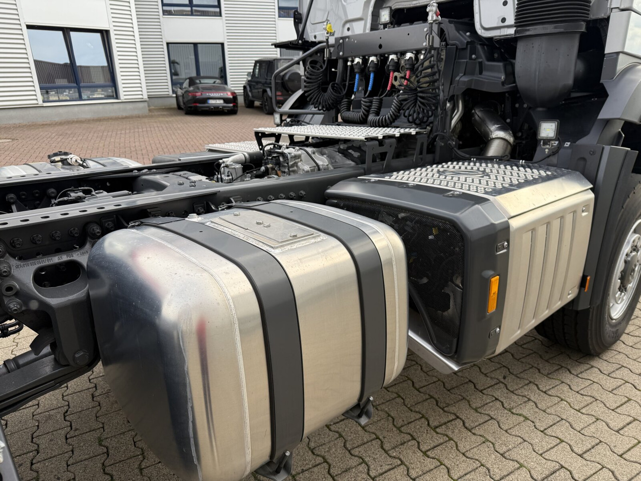 Mercedes-Benz Arocs 1853 AS 4x4 Arocs 1853 AS 4x4, Retarder, MultimediaCockpit, Navi - Tegljač: slika 3 Mercedes-Benz Arocs 1853 AS 4x4 Arocs 1853 AS 4x4, Retarder, MultimediaCockpit, Navi - Tegljač: slika 3