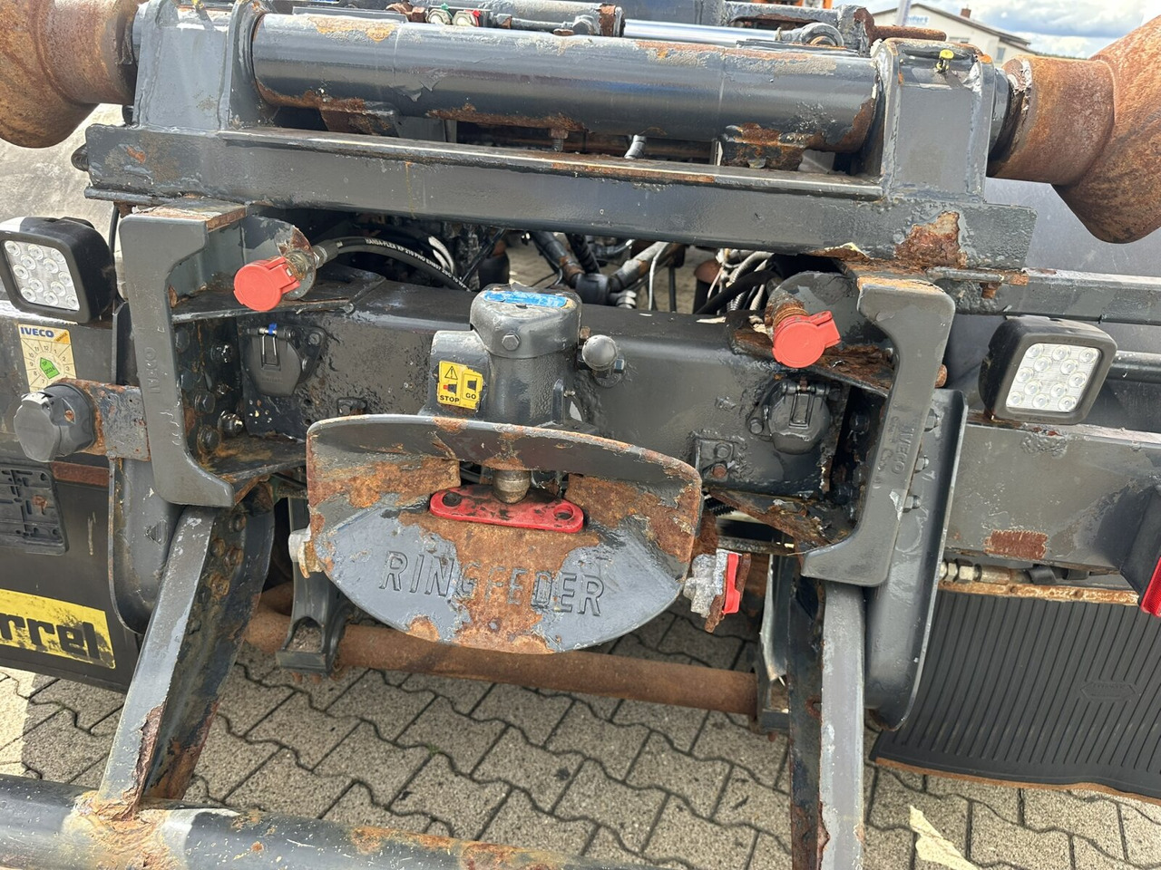 Trakker AD190T33WP 4x4 Trakker AD190T33WP 4x4, Winterdienstausstattung - Kamion sa hidrauličnom kukom: slika 3 Trakker AD190T33WP 4x4 Trakker AD190T33WP 4x4, Winterdienstausstattung - Kamion sa hidrauličnom kukom: slika 3