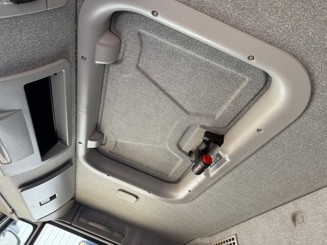 Lizing  Trakker AD260T41/P 6x4 Trakker AD260T41/P 6x4, EEV, VDL S-21-5200 Trakker AD260T41/P 6x4 Trakker AD260T41/P 6x4, EEV, VDL S-21-5200: slika 7