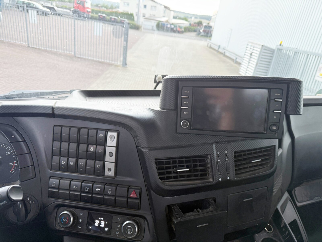 Trakker AD260T45 6x4 Trakker AD260T45 6x4, Bordmatik - Istovarivač: slika 3 Trakker AD260T45 6x4 Trakker AD260T45 6x4, Bordmatik - Istovarivač: slika 3