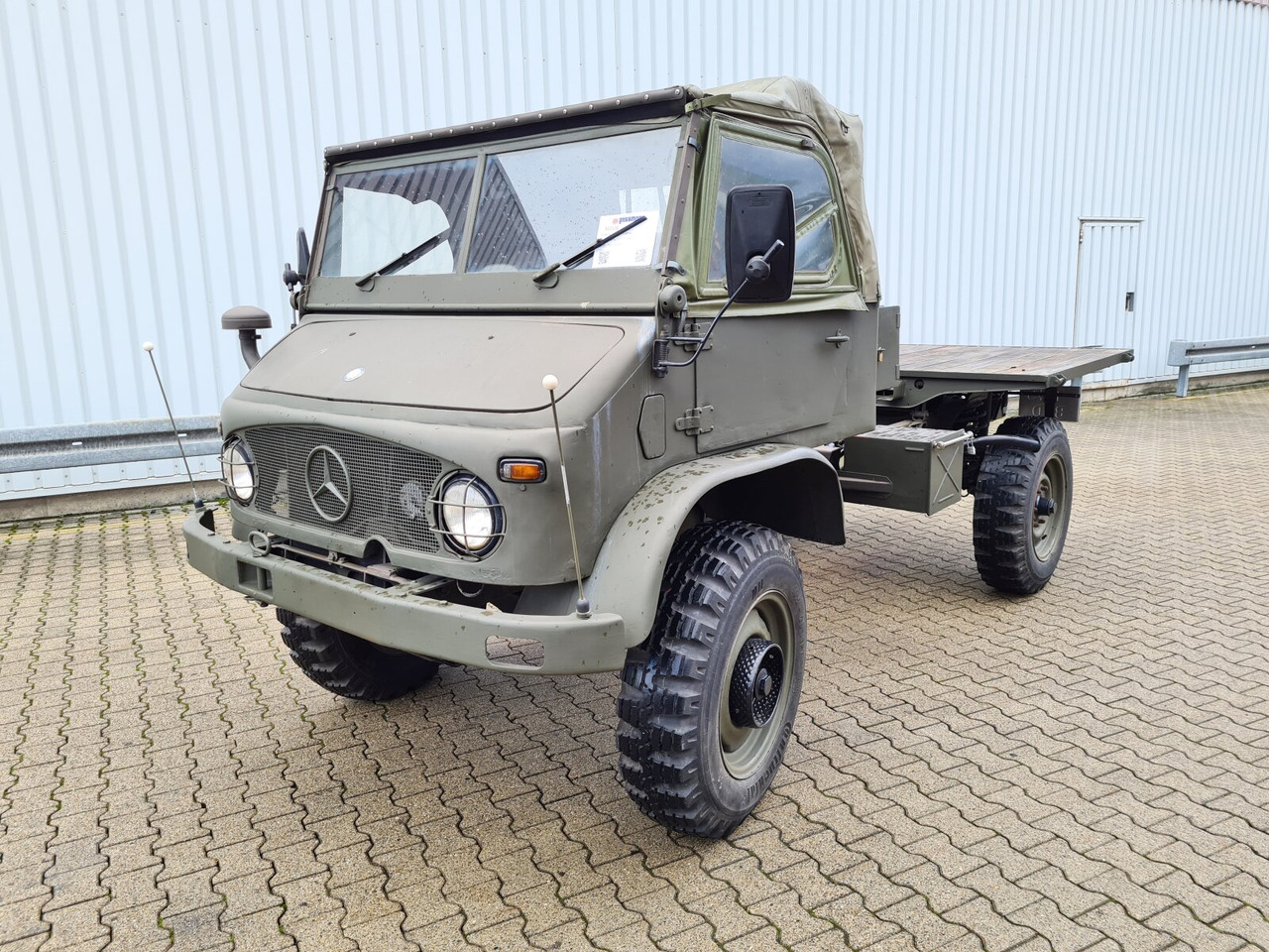 Unimog 404 4x4 S Cabrio 404 4x4 S Cabrio, Benziner - Kamion sa tovarnim sandukom: slika 1 Unimog 404 4x4 S Cabrio 404 4x4 S Cabrio, Benziner - Kamion sa tovarnim sandukom: slika 1