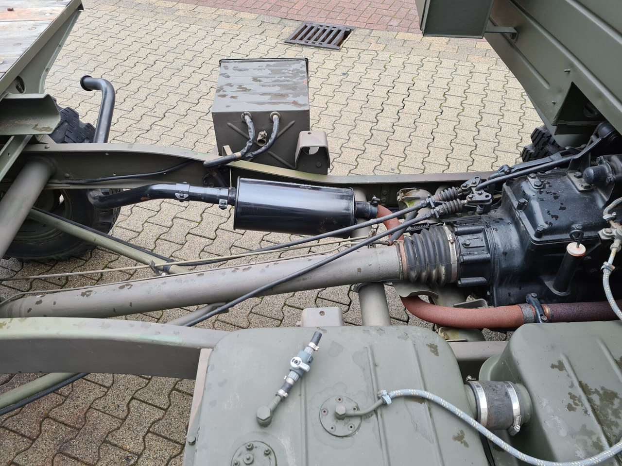 Unimog 404 4x4 S Cabrio 404 4x4 S Cabrio, Benziner - Kamion sa tovarnim sandukom: slika 4 Unimog 404 4x4 S Cabrio 404 4x4 S Cabrio, Benziner - Kamion sa tovarnim sandukom: slika 4