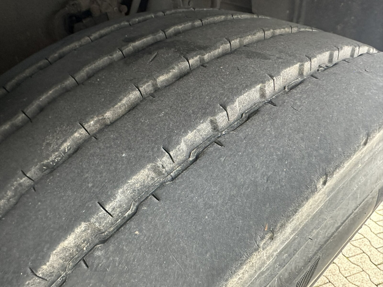 Volvo FM 400 6x4 R FM 400/6x4 R, VDL S-21-6200 4.50 bis 7.00m Container - Kamion sa hidrauličnom kukom: slika 5 Volvo FM 400 6x4 R FM 400/6x4 R, VDL S-21-6200 4.50 bis 7.00m Container - Kamion sa hidrauličnom kukom: slika 5