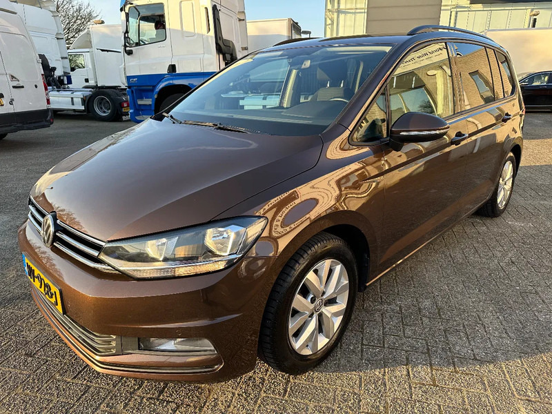 Volkswagen Touran 1.2 TSI COMFORTLINE + APK / TUV + 4 WINTER TYRES WITH RIMS + NAVI + MARGE - Automobil: slika 1 Volkswagen Touran 1.2 TSI COMFORTLINE + APK / TUV + 4 WINTER TYRES WITH RIMS + NAVI + MARGE - Automobil: slika 1