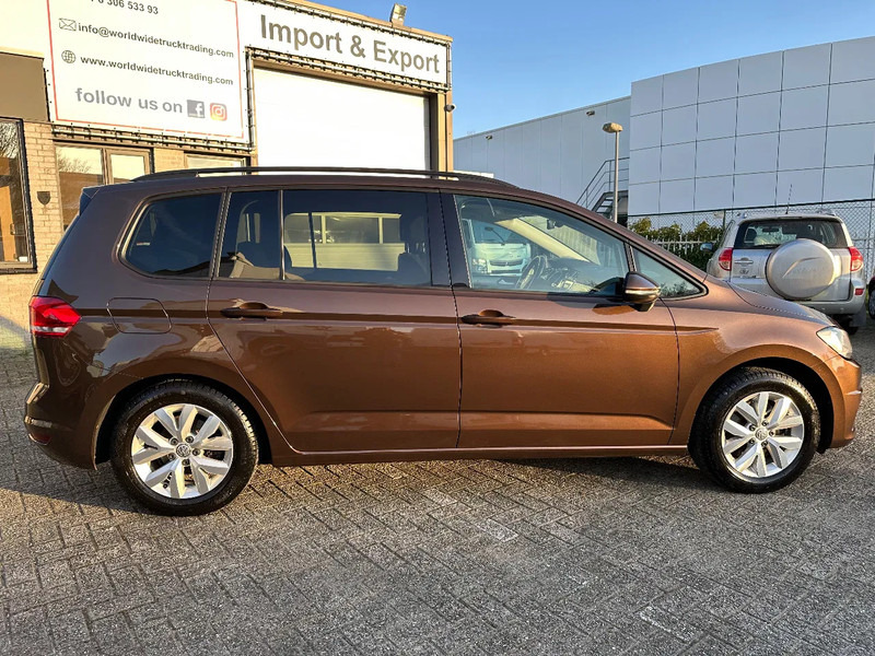 Volkswagen Touran 1.2 TSI COMFORTLINE + APK / TUV + 4 WINTER TYRES WITH RIMS + NAVI + MARGE - Automobil: slika 5 Volkswagen Touran 1.2 TSI COMFORTLINE + APK / TUV + 4 WINTER TYRES WITH RIMS + NAVI + MARGE - Automobil: slika 5