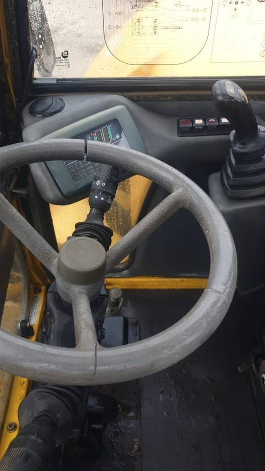 Bager točkaš Komatsu PW 110: slika 33 Bager točkaš Komatsu PW 110: slika 33