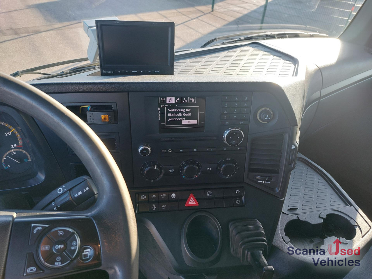 MERCEDES-BENZ Arocs 4142K Abroll Kipper HIAB XR26S51 / AP-Achsen - Istovarivač: slika 4 MERCEDES-BENZ Arocs 4142K Abroll Kipper HIAB XR26S51 / AP-Achsen - Istovarivač: slika 4