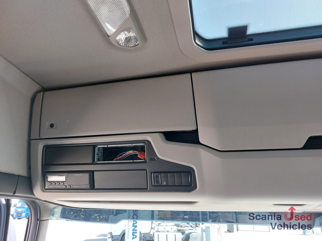 SCANIA G 410 B6x2*4NA Planen Boardwand Navi Lenk Liftachs - Kamion sa ceradom: slika 5 SCANIA G 410 B6x2*4NA Planen Boardwand Navi Lenk Liftachs - Kamion sa ceradom: slika 5