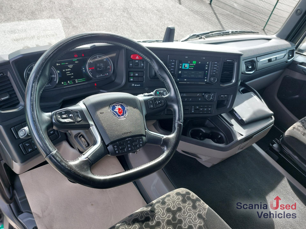 SCANIA R 450 A4x2EB - Tegljač: slika 2 SCANIA R 450 A4x2EB - Tegljač: slika 2