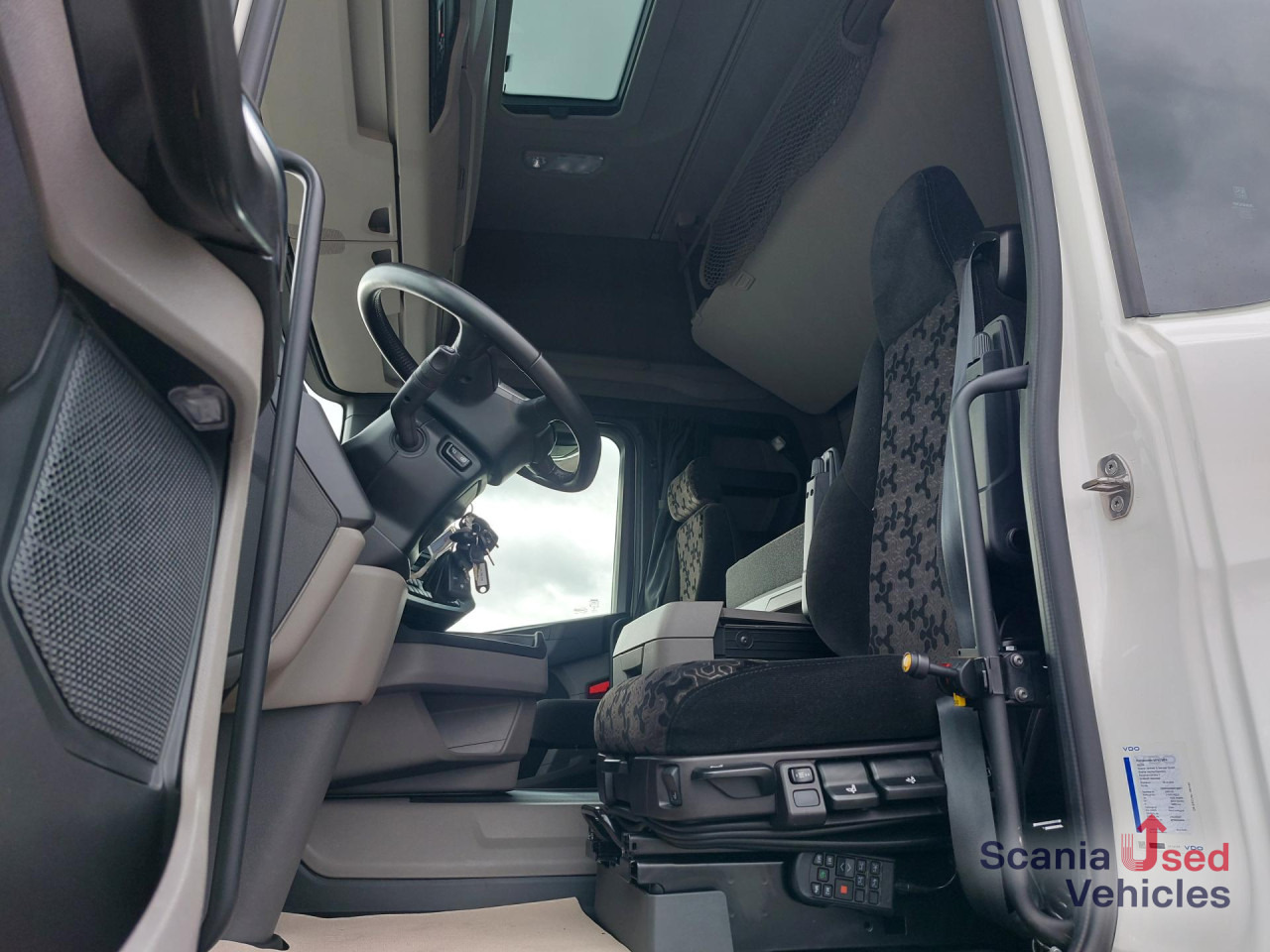 SCANIA R 460 A4x2NA,SUPER, 2 Kreis Hydraulik, NAVI, Stand - Tegljač: slika 3 SCANIA R 460 A4x2NA,SUPER, 2 Kreis Hydraulik, NAVI, Stand - Tegljač: slika 3