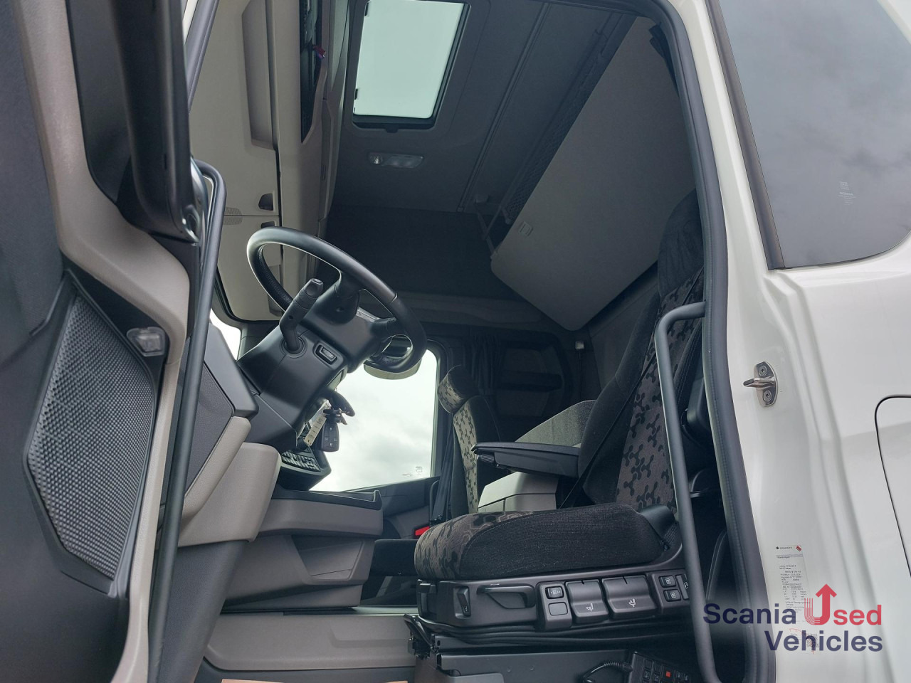 SCANIA R 460 A4x2NA, SUPER, NAVI, Standklima - Tegljač: slika 3 SCANIA R 460 A4x2NA, SUPER, NAVI, Standklima - Tegljač: slika 3