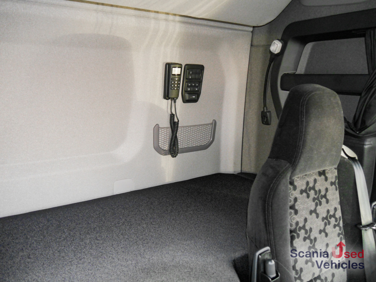 SCANIA R 460 A4x2EB - SUPER - - Tegljač: slika 2 SCANIA R 460 A4x2EB - SUPER - - Tegljač: slika 2