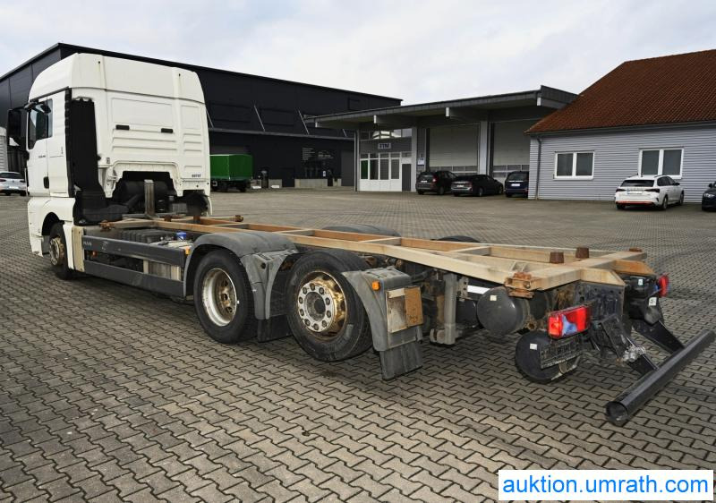 Insolvenzauktion: MAN TGX 26.440 6X2-2 LL ATL- BDF Wechselsystem XLX - Fahrerhaus Automatik Kimaautomatik AHK EURO 5 - Kamion za prevoz kontejnera/ Kamion sa promenjivim sandukom: slika 3 Insolvenzauktion: MAN TGX 26.440 6X2-2 LL ATL- BDF Wechselsystem XLX - Fahrerhaus Automatik Kimaautomatik AHK EURO 5 - Kamion za prevoz kontejnera/ Kamion sa promenjivim sandukom: slika 3