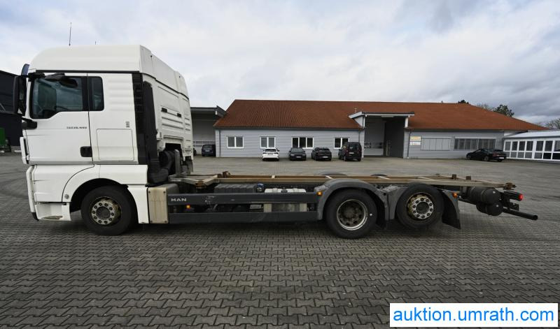 Insolvenzauktion: MAN TGX 26.440 6X2-2 LL ATL- BDF Wechselsystem XLX - Fahrerhaus Automatik Kimaautomatik AHK EURO 5 - Kamion za prevoz kontejnera/ Kamion sa promenjivim sandukom: slika 2 Insolvenzauktion: MAN TGX 26.440 6X2-2 LL ATL- BDF Wechselsystem XLX - Fahrerhaus Automatik Kimaautomatik AHK EURO 5 - Kamion za prevoz kontejnera/ Kamion sa promenjivim sandukom: slika 2