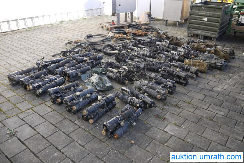 NVA / Russische Armee Fasspumpen MBI-3A 12 bis 24 Volt 90 Stück Rarität für  / - Sammler - Instrument/ Oprema: slika 3 NVA / Russische Armee Fasspumpen MBI-3A 12 bis 24 Volt 90 Stück Rarität für  / - Sammler - Instrument/ Oprema: slika 3