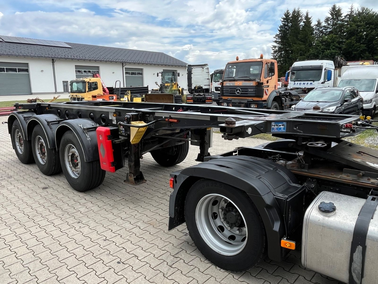 Poluprikolica za prevoz kontejnera/ Poluprikolica sa promenjivim sandukom Fliegl Tank Container Chassis 20ft ADR: slika 8 Poluprikolica za prevoz kontejnera/ Poluprikolica sa promenjivim sandukom Fliegl Tank Container Chassis 20ft ADR: slika 8