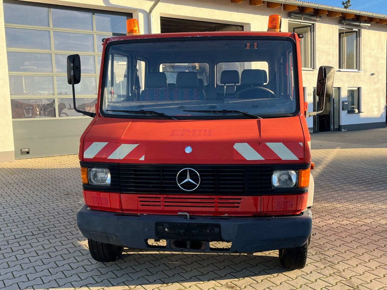 Mercedes-Benz 714D Doka Pritsche - Dostavno vozilo s ravnom platformom, Dostavno vozilo sa duplom kabinom: slika 3 Mercedes-Benz 714D Doka Pritsche - Dostavno vozilo s ravnom platformom, Dostavno vozilo sa duplom kabinom: slika 3