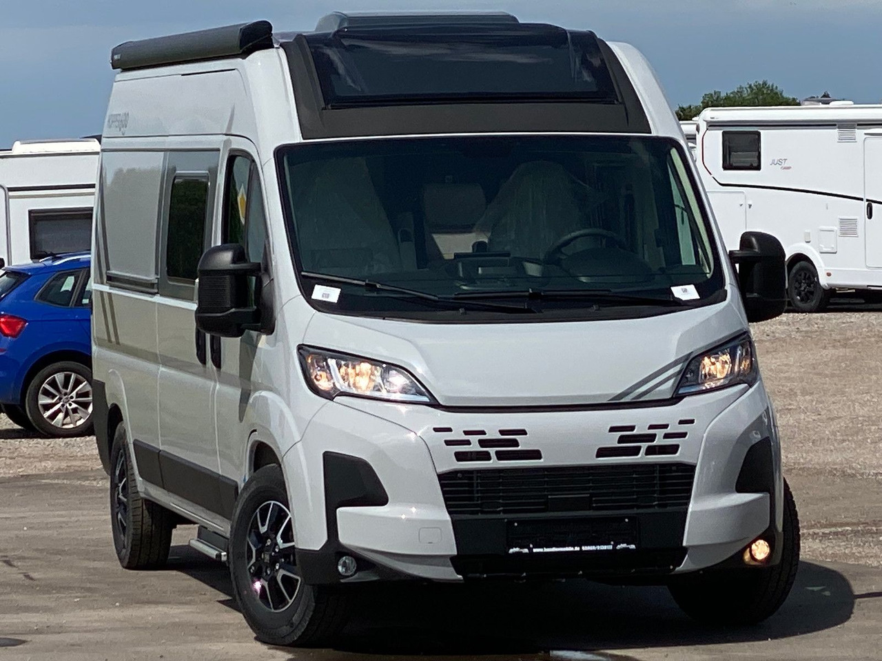 Carado CV 600 Dieselheizung,Skyroof,Autmatik, whiteLabl - Kamp kombi: slika 3 Carado CV 600 Dieselheizung,Skyroof,Autmatik, whiteLabl - Kamp kombi: slika 3