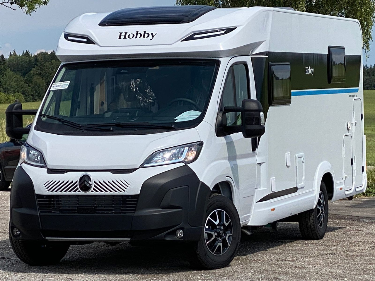 Hobby OnTour C 700 GQ MJ25/MARKISE/RFK/SAFETY-PAKET - Poluintegrisani kamper: slika 1 Hobby OnTour C 700 GQ MJ25/MARKISE/RFK/SAFETY-PAKET - Poluintegrisani kamper: slika 1