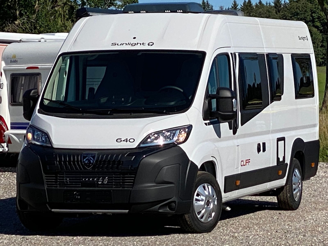 Sunlight Cliff 640 mit Längsbetten,Modell 25 - Kamp kombi: slika 3 Sunlight Cliff 640 mit Längsbetten,Modell 25 - Kamp kombi: slika 3