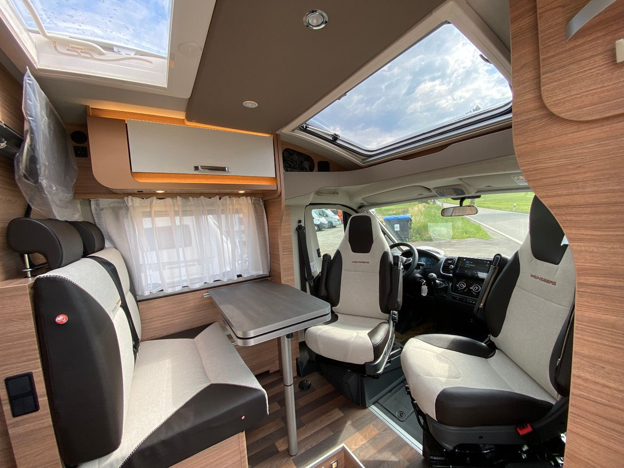 Poluintegrisani kamper Weinsberg CaraCompact 600 MEG EDITION [PEPPER]   Automatik: slika 19