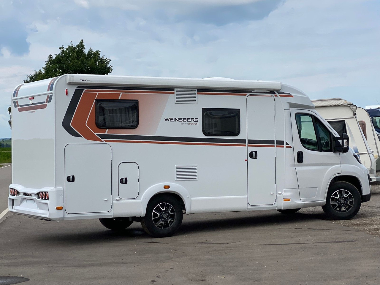 Poluintegrisani kamper Weinsberg CaraCompact 600 MEG EDITION [PEPPER]   Automatik: slika 6