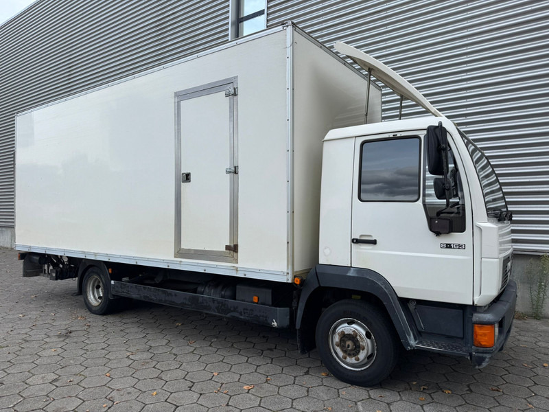 MAN 8.163 / Tail Lift / Manual / 3 Seats / Belgium Truck - Kamion sa zatvorenim sandukom: slika 2 MAN 8.163 / Tail Lift / Manual / 3 Seats / Belgium Truck - Kamion sa zatvorenim sandukom: slika 2