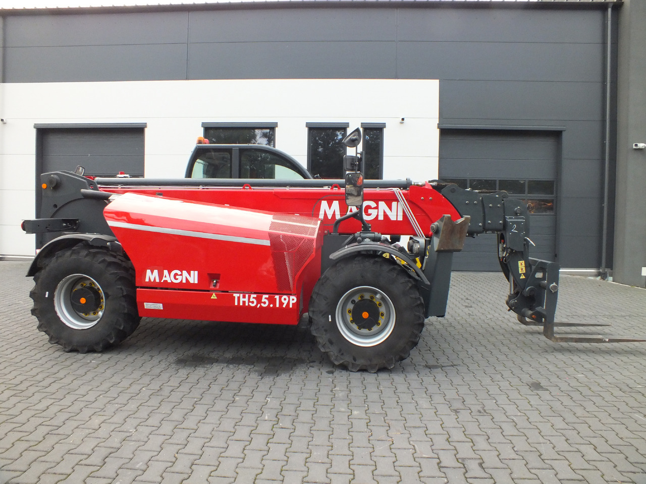 Novu Teleskopski utovarivač na točkovima za Građevinska mašina MAGNI TH5,5.19P: slika 10 Novu Teleskopski utovarivač na točkovima za Građevinska mašina MAGNI TH5,5.19P: slika 10