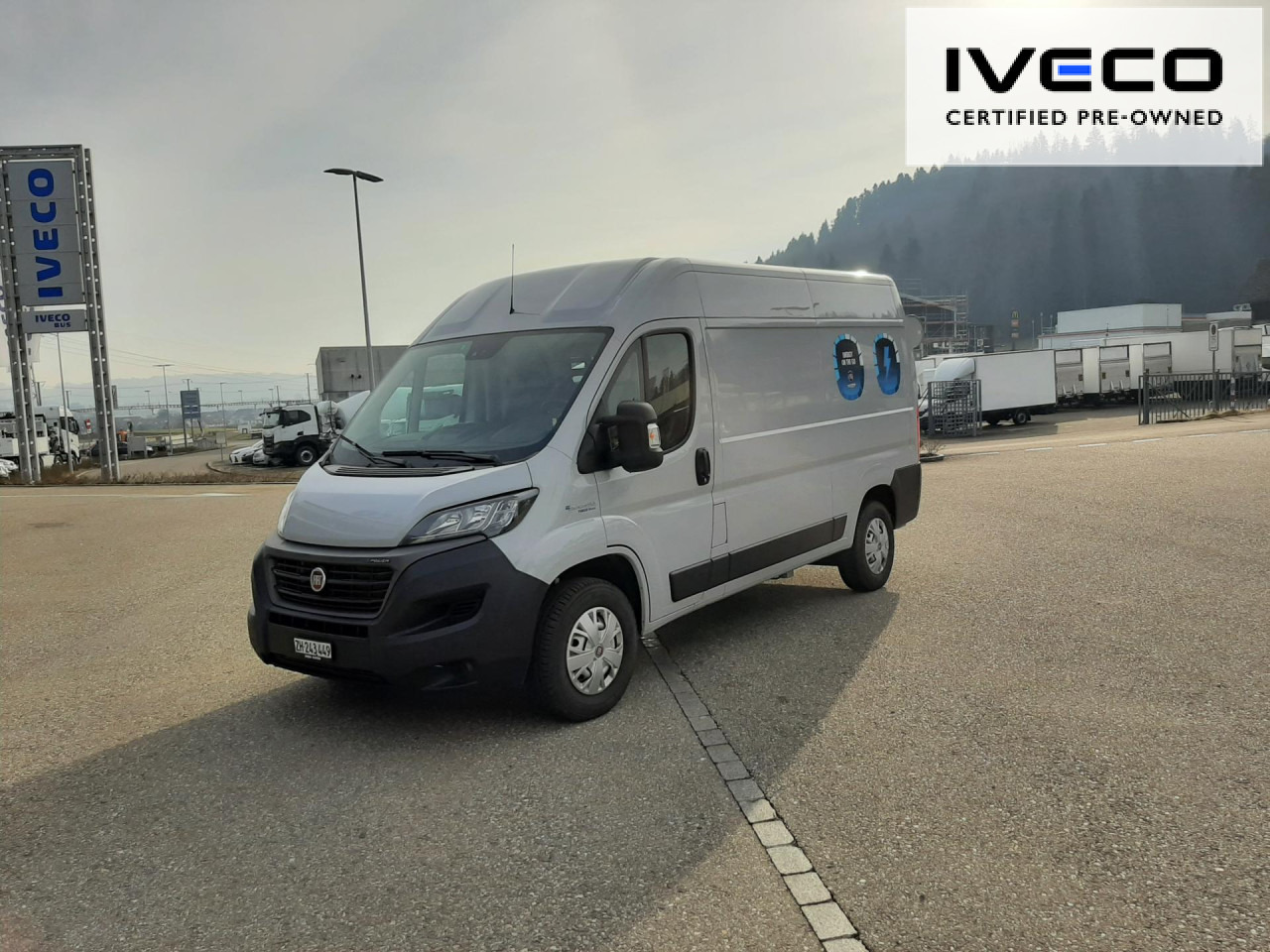 FIAT e-Ducato L2H2 teilverglast (47-kWh) - Furgon, Električno dostavno vozilo: slika 1 FIAT e-Ducato L2H2 teilverglast (47-kWh) - Furgon, Električno dostavno vozilo: slika 1