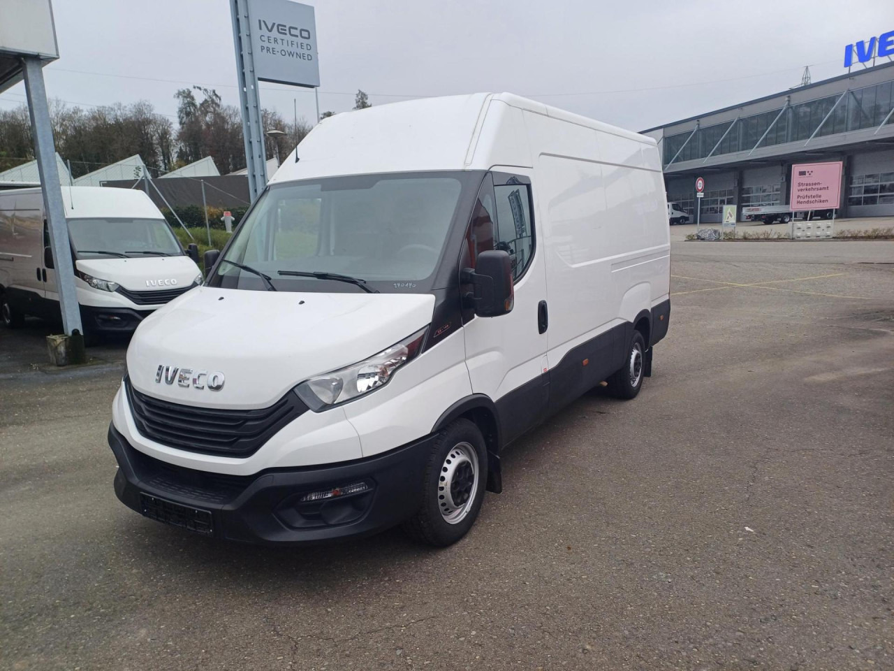 IVECO Daily 35S16V Euro6 Klima ZV - Furgon: slika 1 IVECO Daily 35S16V Euro6 Klima ZV - Furgon: slika 1
