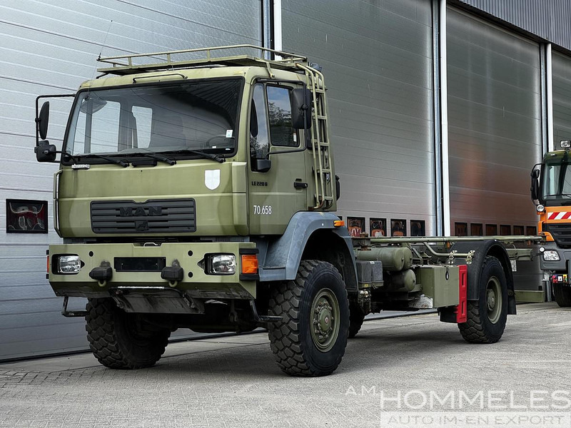 MAN 18.225 LAC 4x4 - Kamion: slika 1 MAN 18.225 LAC 4x4 - Kamion: slika 1