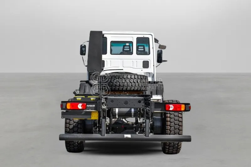 Iveco Euro Cargo ML150 4x4 Chassis - Kamion sa golom šasijom i zatvorenom kabinom: slika 5 Iveco Euro Cargo ML150 4x4 Chassis - Kamion sa golom šasijom i zatvorenom kabinom: slika 5