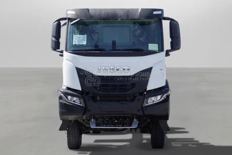 Iveco T-WAY AD380T47H 6X6 R22.5 Tyres Chassis - Kamion sa golom šasijom i zatvorenom kabinom: slika 2 Iveco T-WAY AD380T47H 6X6 R22.5 Tyres Chassis - Kamion sa golom šasijom i zatvorenom kabinom: slika 2