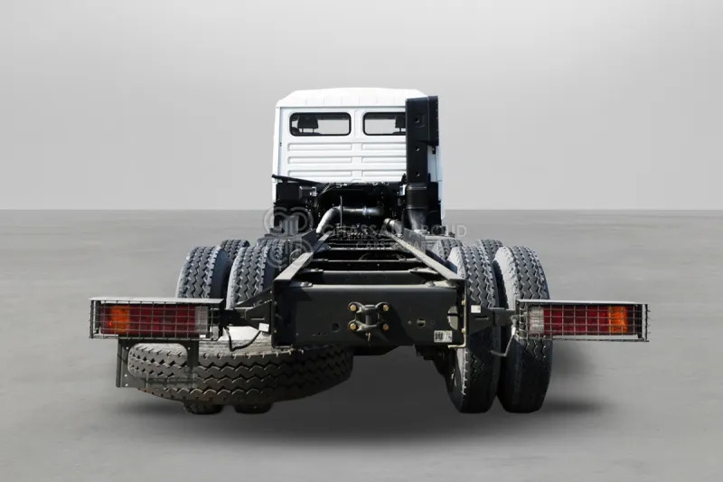Shacman 6x4 F3000 Chassis - Kamion sa golom šasijom i zatvorenom kabinom: slika 2 Shacman 6x4 F3000 Chassis - Kamion sa golom šasijom i zatvorenom kabinom: slika 2