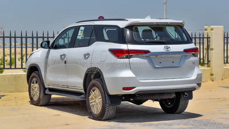 Toyota Fortuner 4x4 - SUV: slika 4 Toyota Fortuner 4x4 - SUV: slika 4