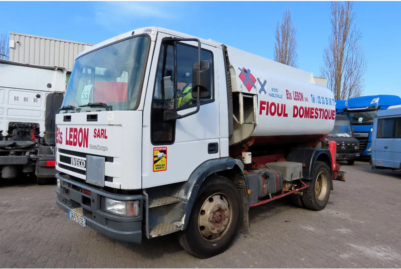 Iveco Eurocargo FUEL (DIESEL/PETROL) 8000 LITERS, COMP: 3500L,1000L, 3500L - Kamion cisterna, Kamion sa dizalicom: slika 2 Iveco Eurocargo FUEL (DIESEL/PETROL) 8000 LITERS, COMP: 3500L,1000L, 3500L - Kamion cisterna, Kamion sa dizalicom: slika 2