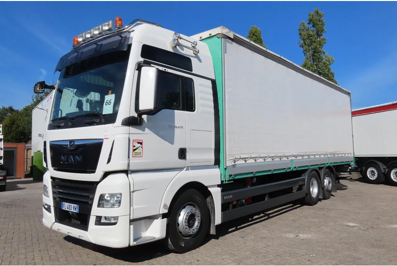MAN TGX 26.470 ' AS NEW' condition, lift axel, moving axel, edscha, video back, etc, etc, etc - Kamion sa ceradom: slika 3 MAN TGX 26.470 ' AS NEW' condition, lift axel, moving axel, edscha, video back, etc, etc, etc - Kamion sa ceradom: slika 3